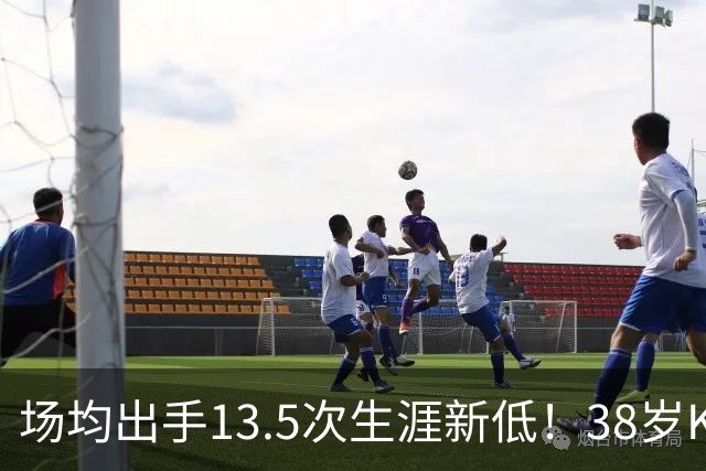 场均出手13.5次生涯新低！38岁KD无私转型 火箭团队篮球强势升空